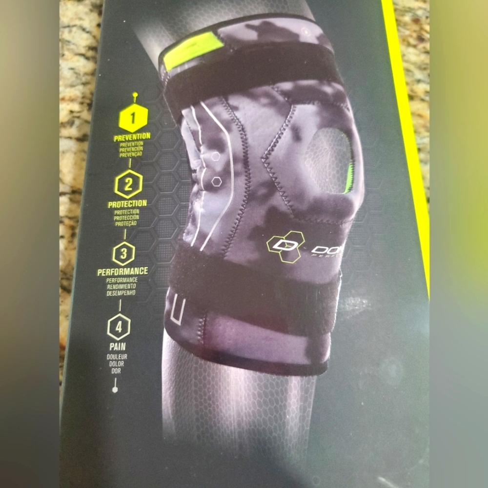 Black and Gray Knee Brace